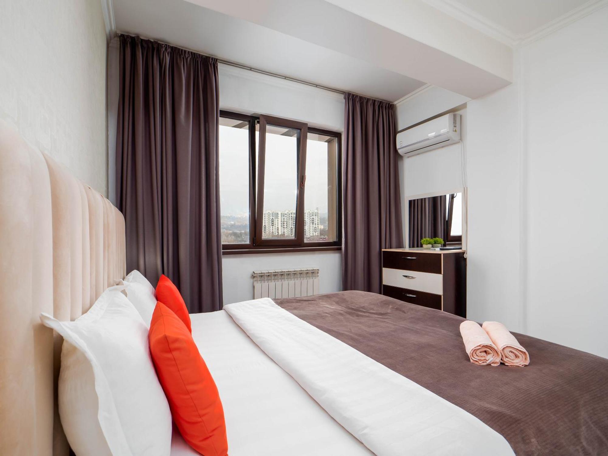 Appartments " Zhetysu-4" Ałma Ata Zewnętrze zdjęcie